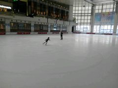 -冰纷万象滑冰场(深圳万象城店)