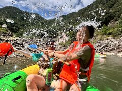 -仙人谷漂流景区