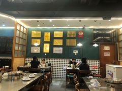 大堂-胡须佬鸡煲四季火锅店(石厦西村直营店)
