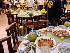 -三亚火车头万人海鲜广场