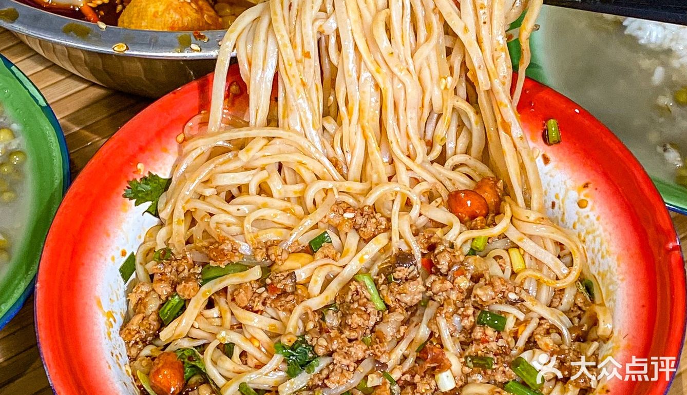 杭州西湖边1元1签的串串香🔥还有巨好吃绿豆冰汤圆[流泪]