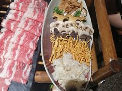 -老牌坊云南鱼豆花火锅(哈西万达店)