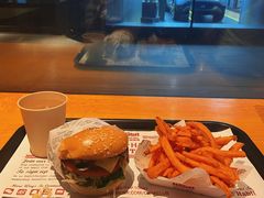 -The Habit Burger Grill 哈比特汉堡(复兴soho店)
