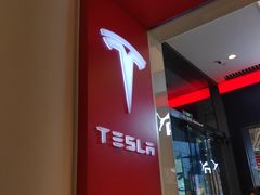 -TESLA 特斯拉(广州天环广场体验店)