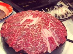 安格斯牛肉-鲜入围煮花胶鸡海鲜火锅