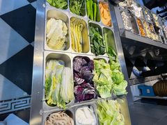-愉肴麻辣香锅(中山路店)