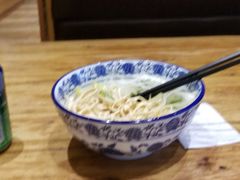-十二忠手拉面(燎原街店)
