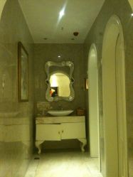 温馨的~~洗手池那边还准备了护手霜呢-圣安娜美业