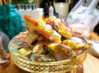 常来这家店洗头，老板娘特别的耿直，从不拉稀摆带