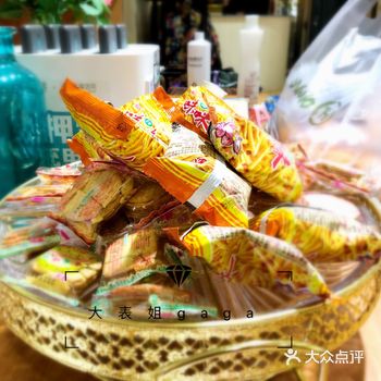 常来这家店洗头,老板娘特别的耿直,从不拉稀摆带