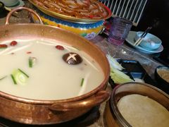 -三人行骨头王火锅(长寿店)