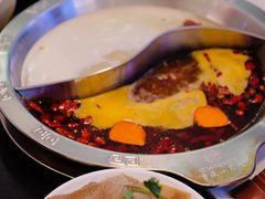 -重庆小天鹅火锅(中商广场店)