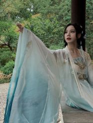 -一揽芳华汉服旗袍体验馆(拙政园店)