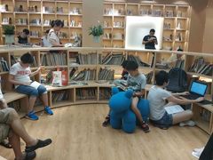 -漕河泾街道图书馆(漕河泾社区文化活动中心店)