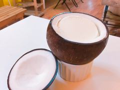 -志龙皇冠吃货椰子铺