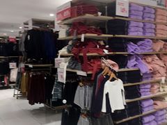 -优衣库(上海正大广场店)