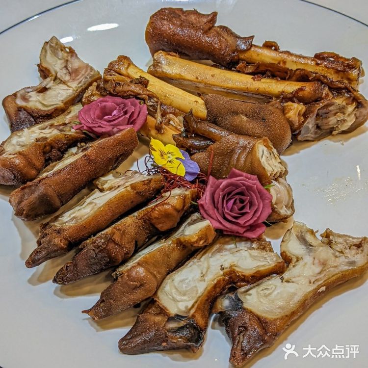 聚餐来这|烤全羊给我香迷糊了外酥里嫩