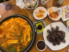 土豆排骨火锅-喇喇排骨火锅·传统韩式脊骨汤(望京西园总店)