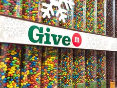 -m豆巧克力世界(上海世茂广场店)