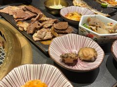 -铭牛烧肉·和牛海鲜自助(高新月牙湖店)