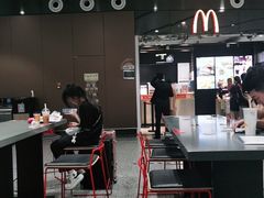 大堂-麦当劳(北京大兴机场二层国内到达(安检外)店)