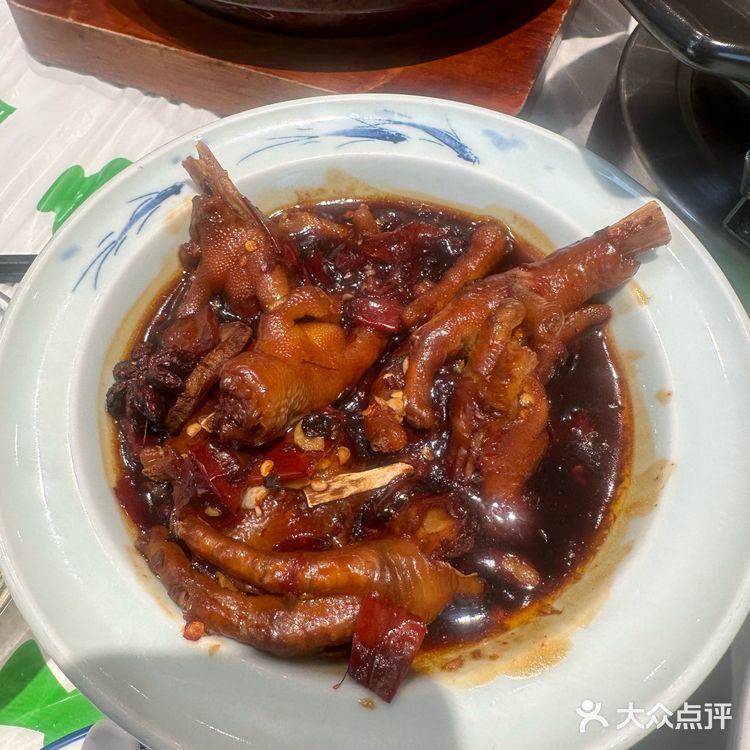 和朋友来景德镇玩，偶然打卡了这家欧记大排档，直接被圈粉！