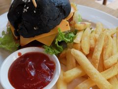 -文汇新民联合报业集团(上海报业大厦店)