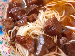 红烧牛肉面-金杨拉面王小吃面馆·牛三宝面·红烧牛肉粉