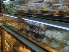 面包甜点陈列柜-白玉兰食品(甜云店)