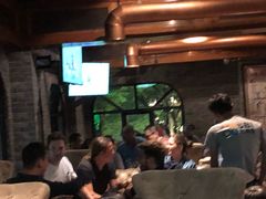 等位区-Shanghai Brew House上海啤酒工坊(老外街店)