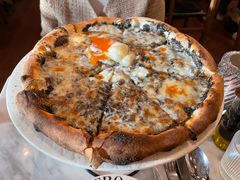 黑松露披萨-IL TEATRO 精品意大利餐厅