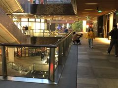 -瑞虹新天地月亮湾