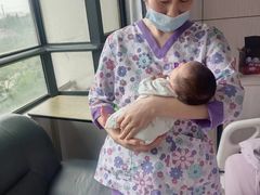 -秋歌护理·月嫂·育儿嫂(浦东医院店)