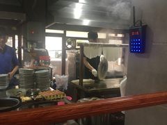 -裕新楼粉面馆·石磨手工粉(四方坪店)
