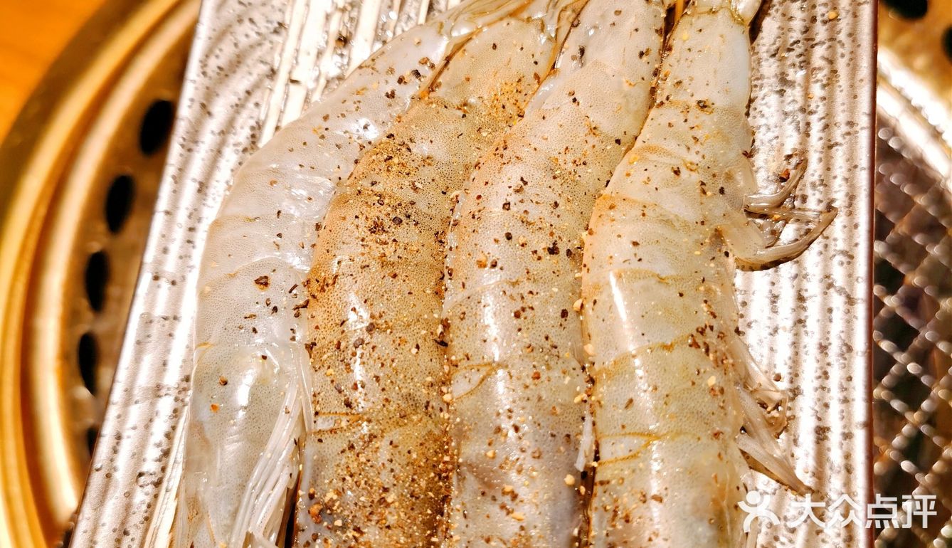 这家地下烤肉店还不错哟