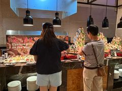 -广州万富希尔顿酒店·感趣自助餐厅·金秋蟹宴生蚝海鲜刺身
