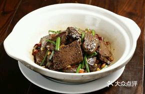 River Shrimp and Pig Blood Stir-fry