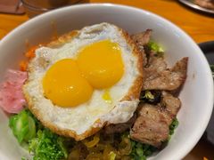 牛肝菌糖烤猪五花拌饭-SHAN山(前滩太古里店)