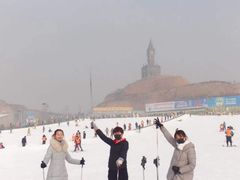 -采薇庄园四季滑雪场