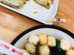 油豆腐粉丝汤-小姜锅贴(凤凰街店)