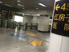 -陆家浜路(地铁站)