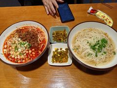 -老四川(T3航站楼F指廊店)