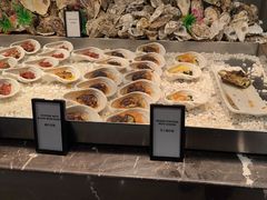 -广州万富希尔顿酒店·感趣自助餐厅·金秋蟹宴生蚝海鲜刺身