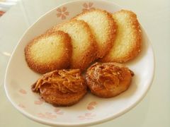 纯奶杏仁片+杏仁曲奇-哈氏·上海哈尔滨食品厂(五角场万达广场店)