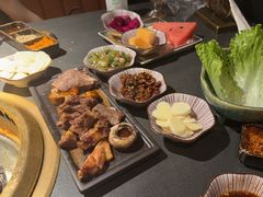 -铭牛烧肉·和牛海鲜自助(高新月牙湖店)