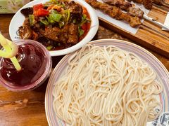 -歹歹的加个面过油肉拌面