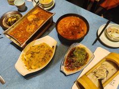 -香巴拉云南餐厅(华莱坞店)