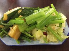 -金卯白肉罩火烧