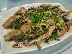 河鱼仔拼酿辣椒-荣兴河鲜楼