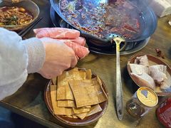 -黄潇洒老火锅(九眼桥宏济巷店)